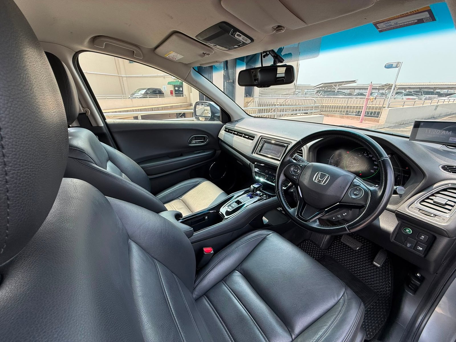 Honda Vezel Hybrid 1.5X photo 7